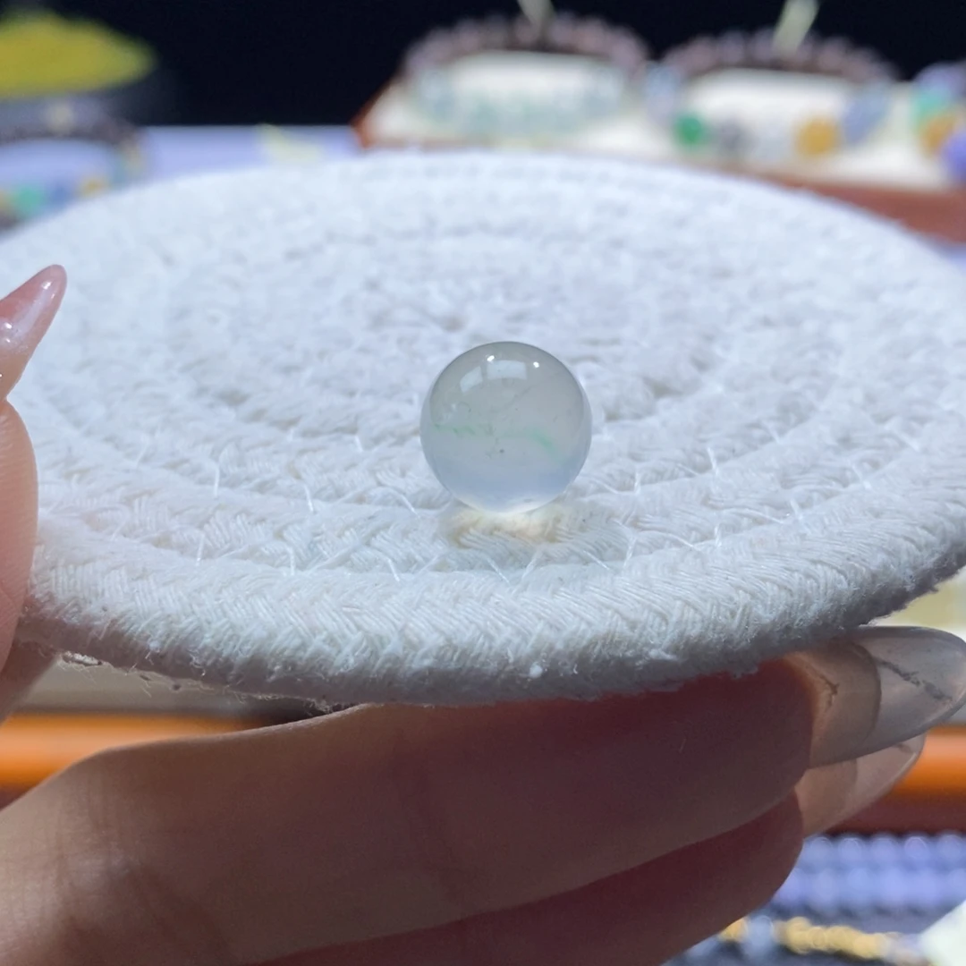 翡翠未镶嵌颈饰翡翠高冰飘一丝绿珠12.28mm