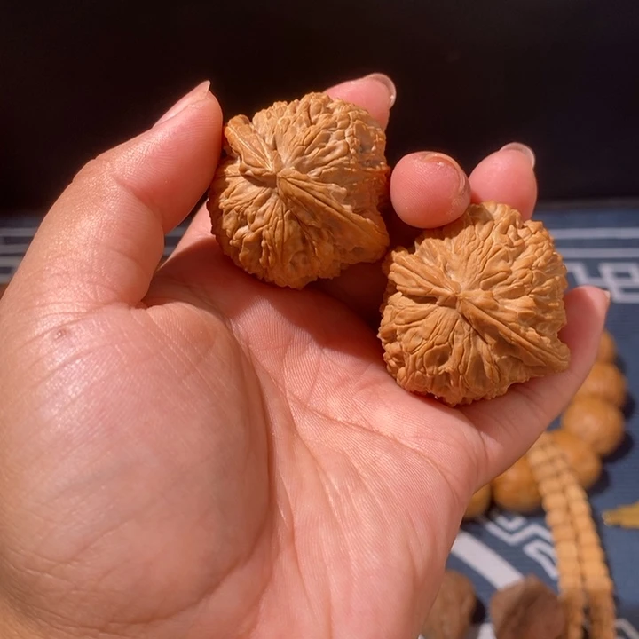 手串文玩核桃……26