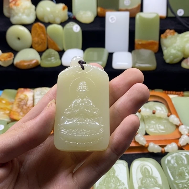 翟*生时尚潮流吊坠观音牌