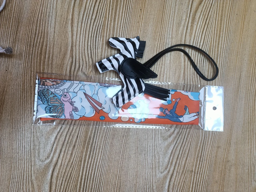 花卉丝巾韩版百搭白色复古港风不起球装饰多功能肩包