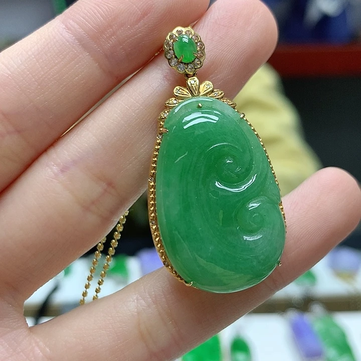 翡翠颈饰18K金镶嵌天然翡翠a货敏