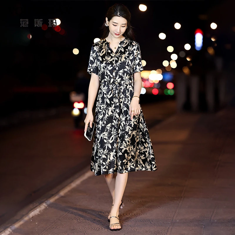 时尚气质V领碎花连衣裙女2025年夏季新款印花大牌 收腰桑蚕丝裙女