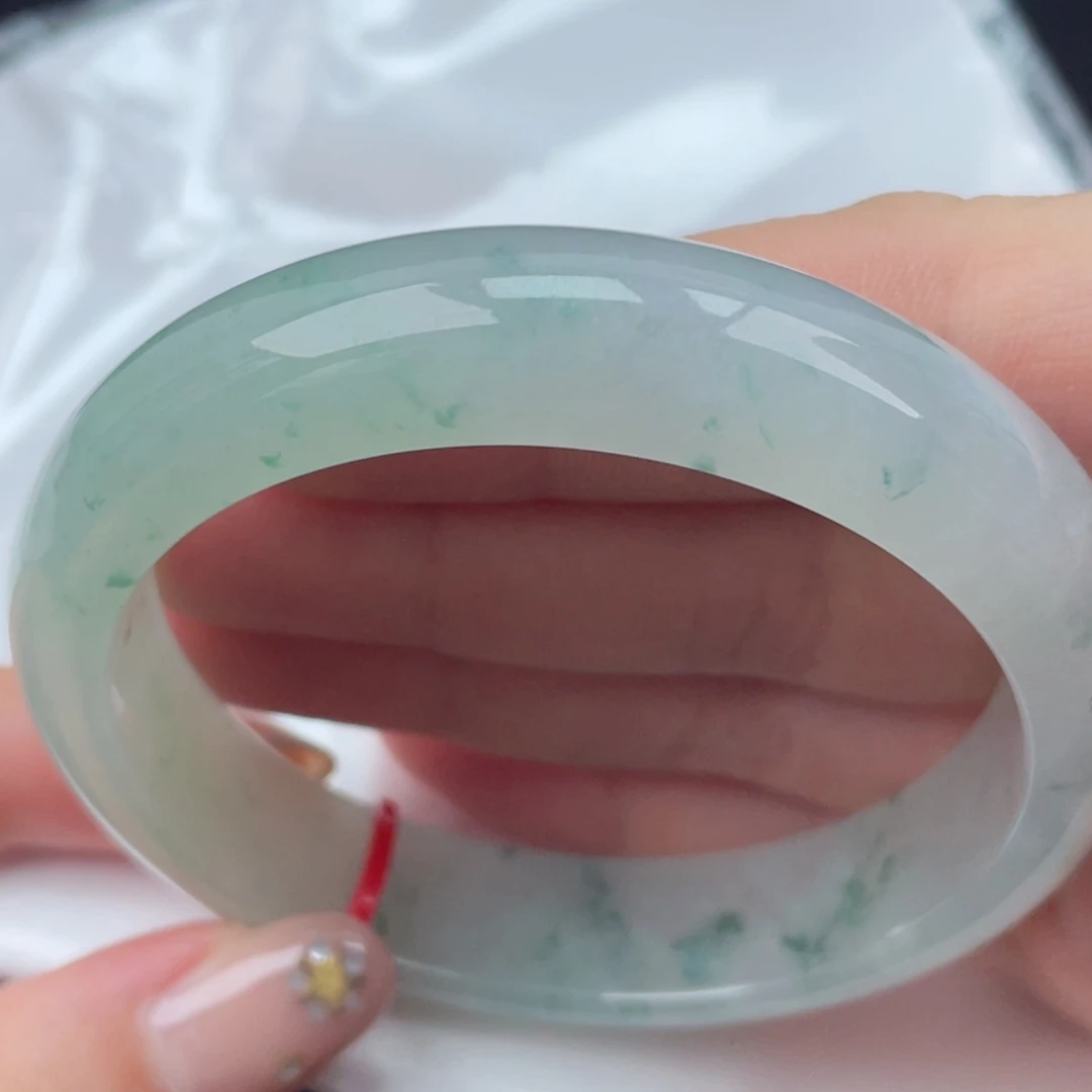 翡翠手镯未镶嵌58圈口