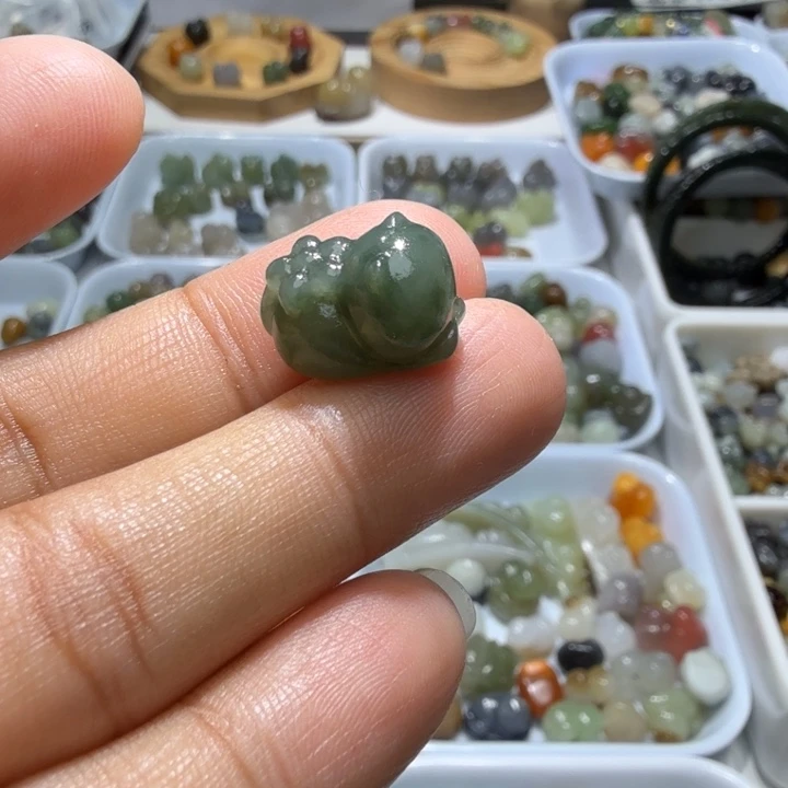 和田玉未镶嵌珠宝奇石