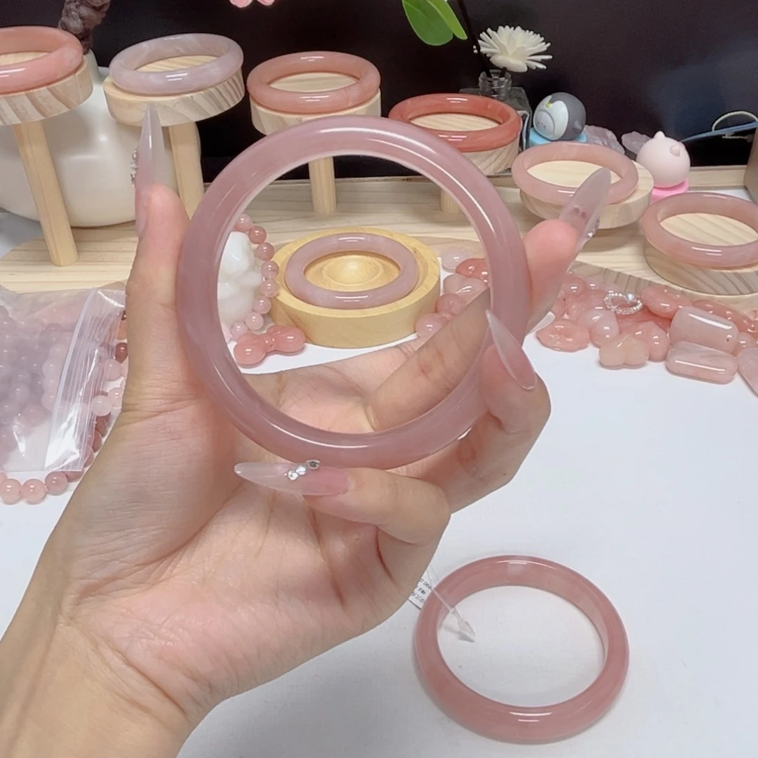 未镶嵌手镯石英质玉皮****?