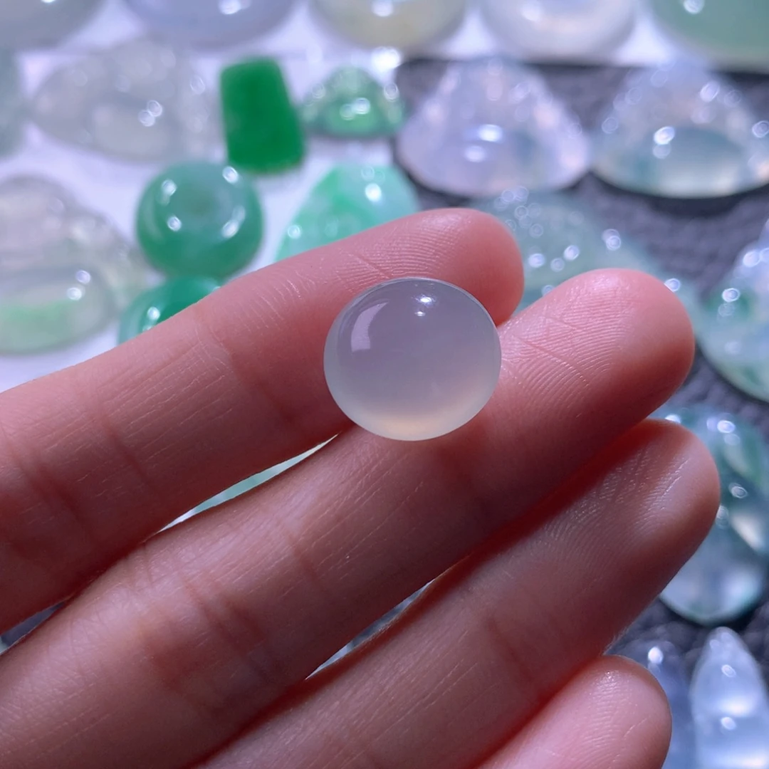 翡翠未镶嵌颈饰蛋面