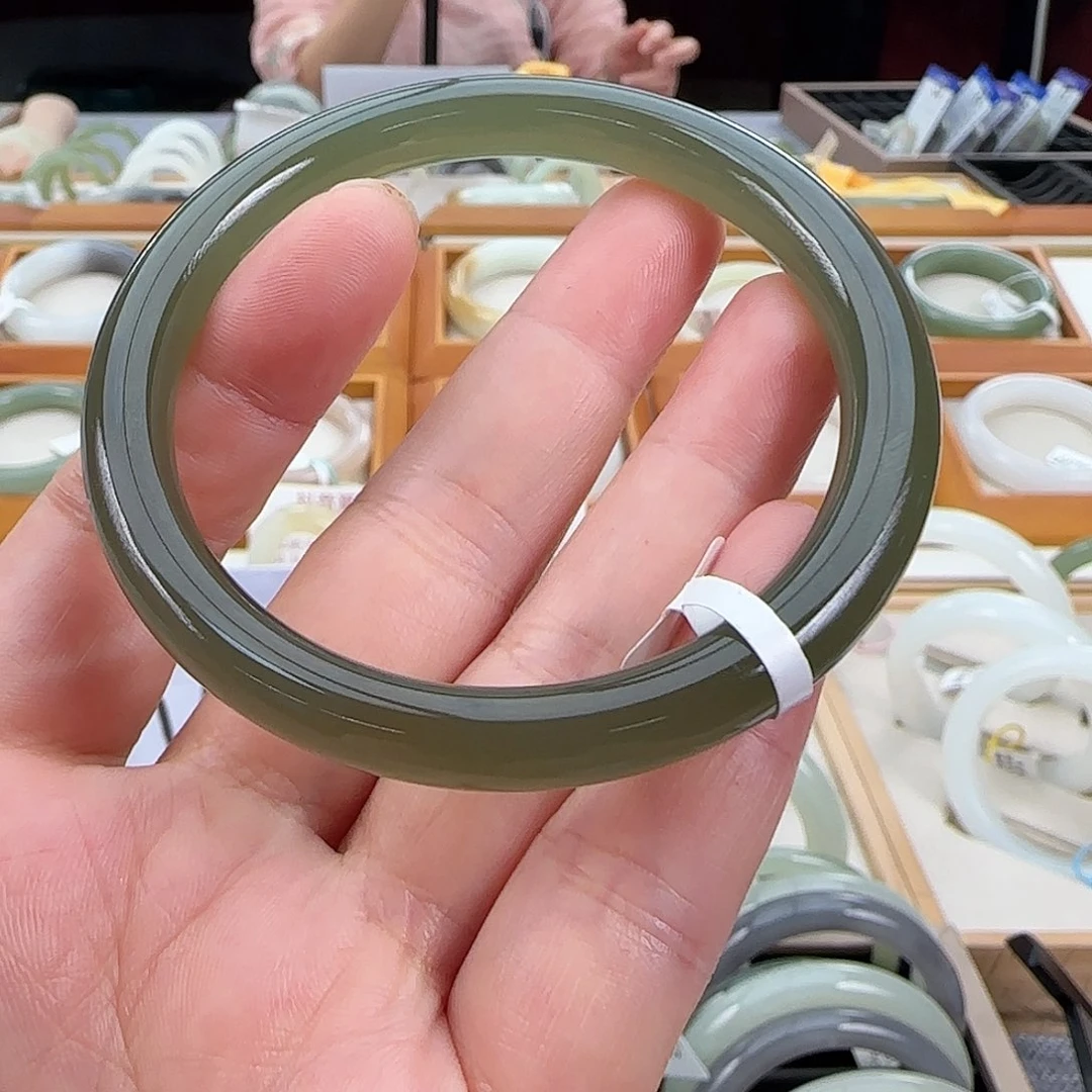 未镶嵌手镯和田玉56