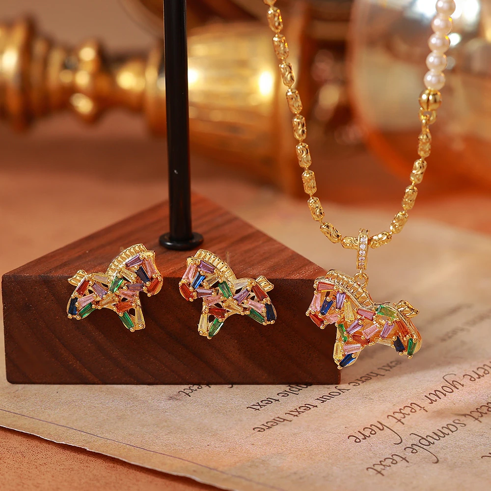 铜合金锆石吊坠 彩虹多巴胺马配饰女简约感锁骨链轻奢感耳钉