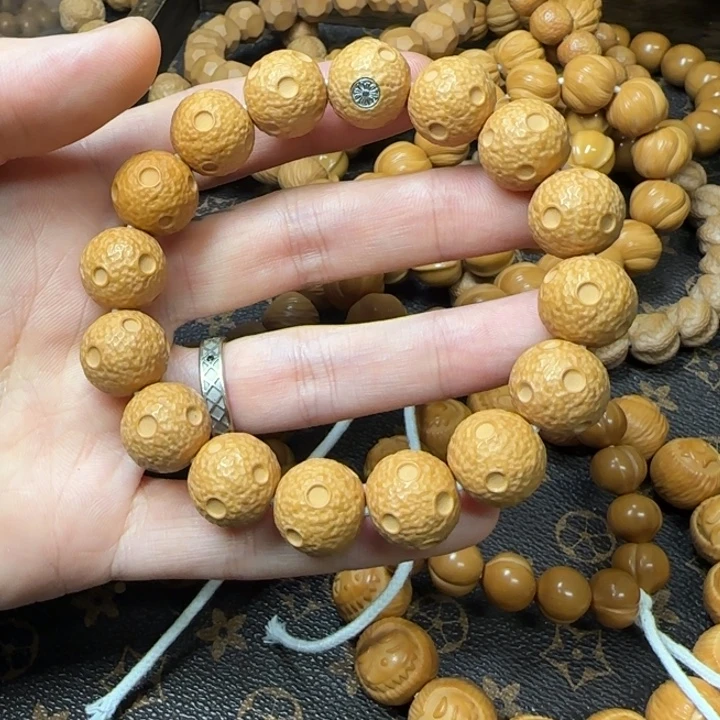 猴头核桃手串陨石坑