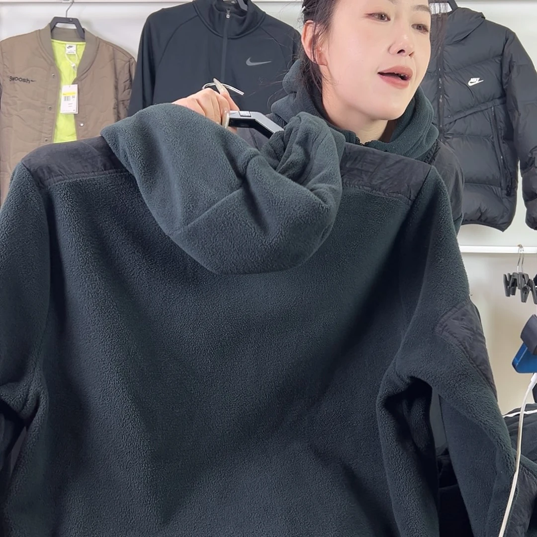 4883黑色外套带帽L码130-150斤不退换