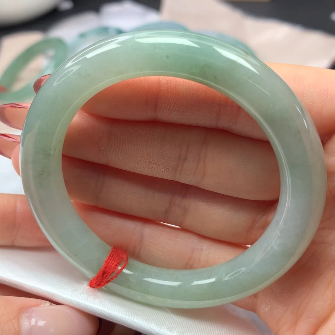 翡翠手镯未镶嵌53圆条