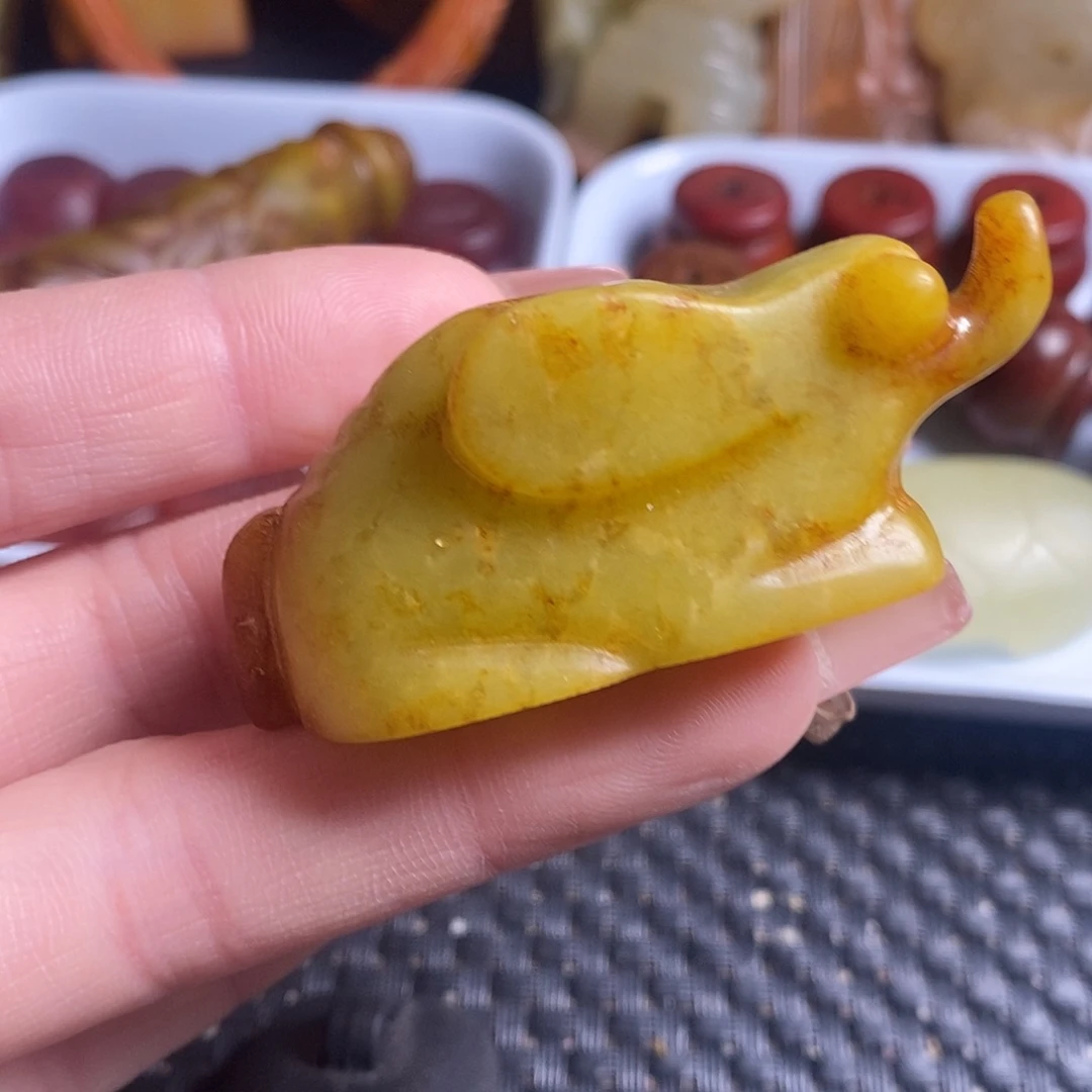 岫玉未镶嵌珠宝奇石