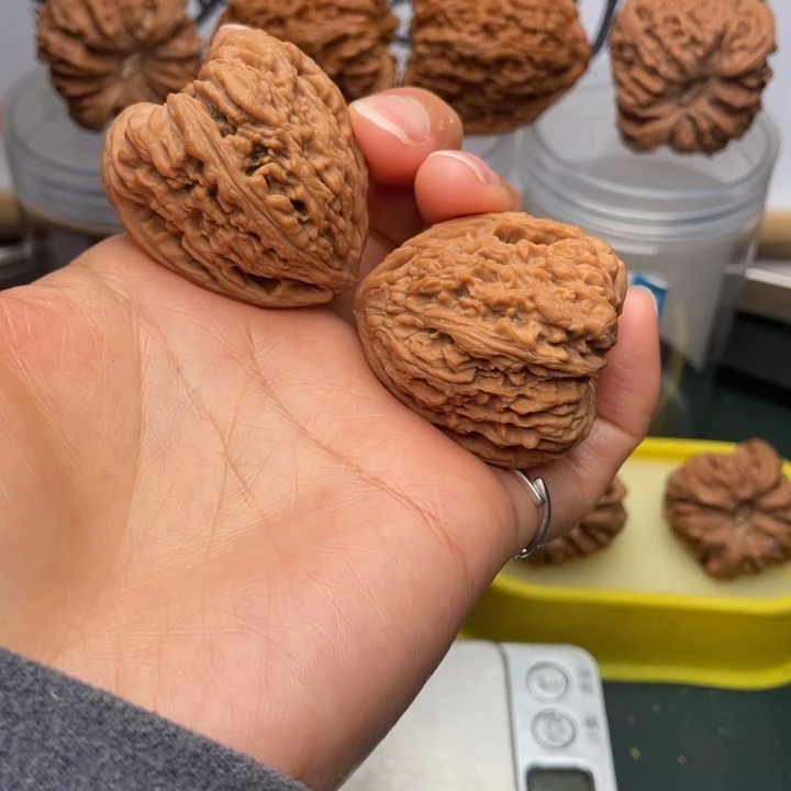 文玩核桃吊坠37尺三角拉丝子弹头