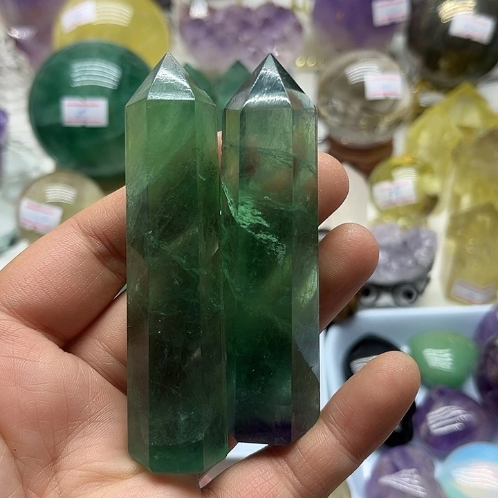 137克萤石柱2个未镶嵌萤石