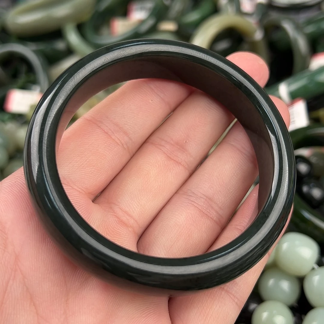 和田玉手镯未镶嵌精*