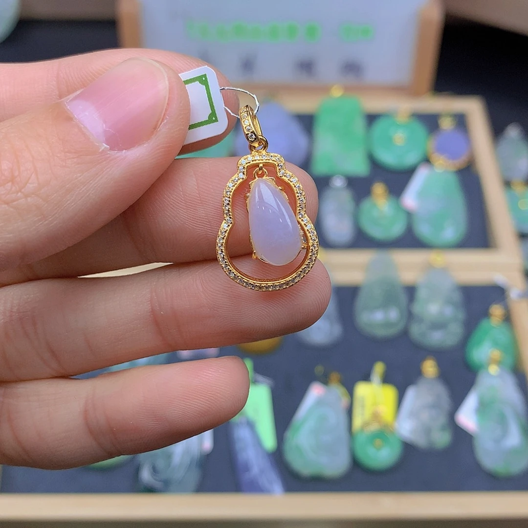 翡翠颈饰未镶嵌翡翠