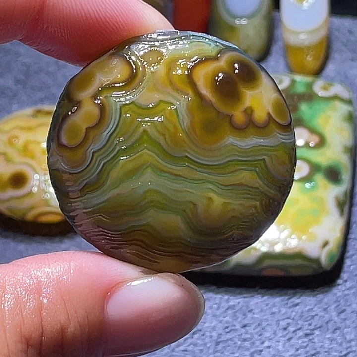 玛瑙/玉髓未镶嵌珠宝奇石