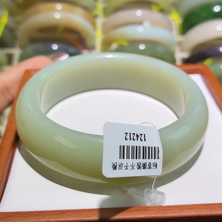 和田玉未镶嵌手镯59