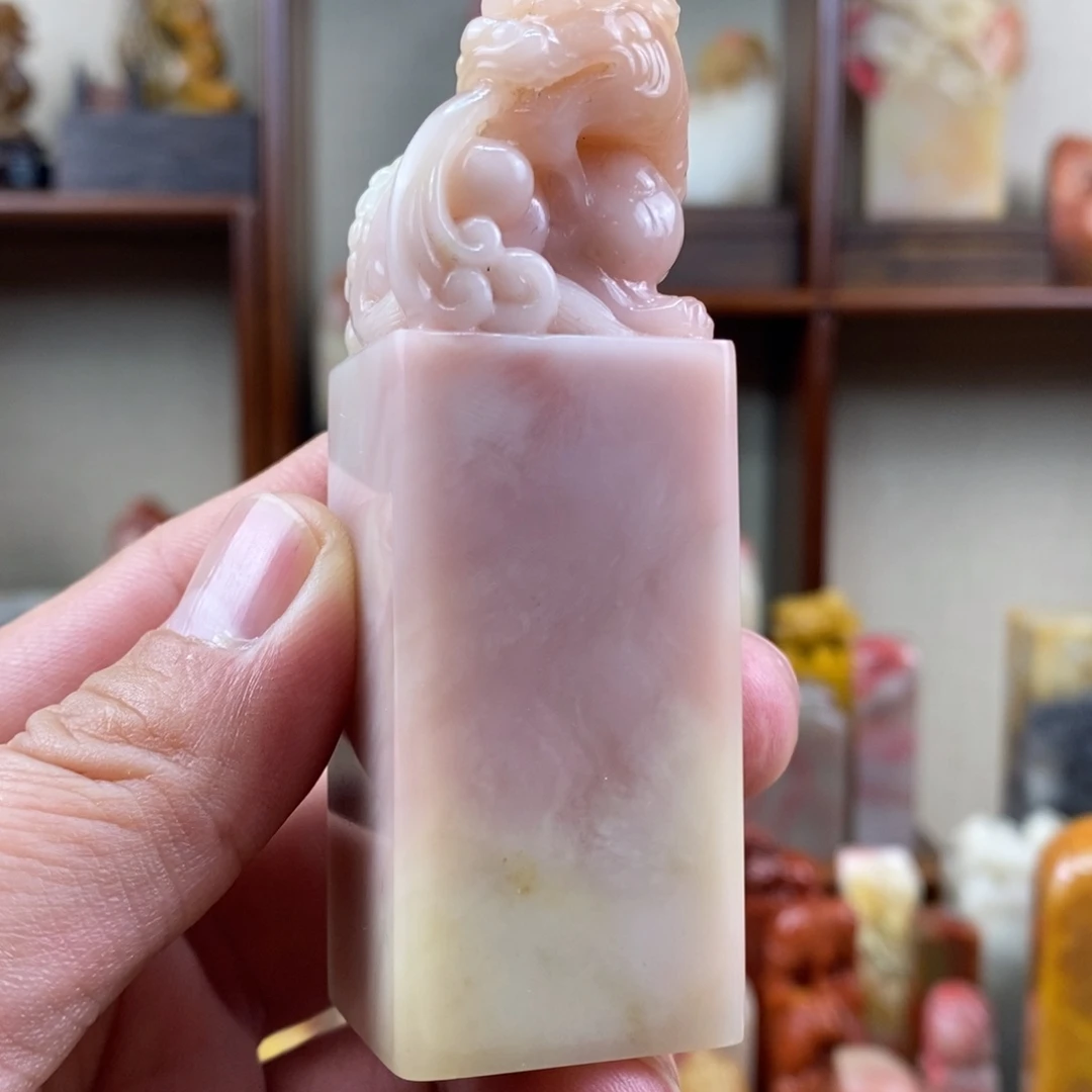 巴林石印石巴林石粉冻手工雕古兽钮章正章