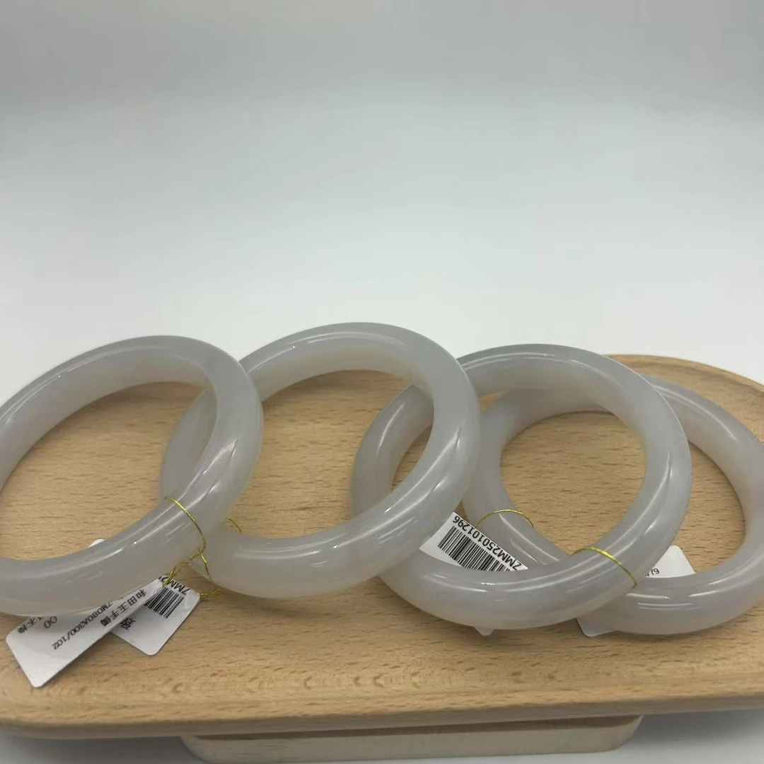 天然和田玉手镯精美时尚气质有瑕款多样性发货其一-27