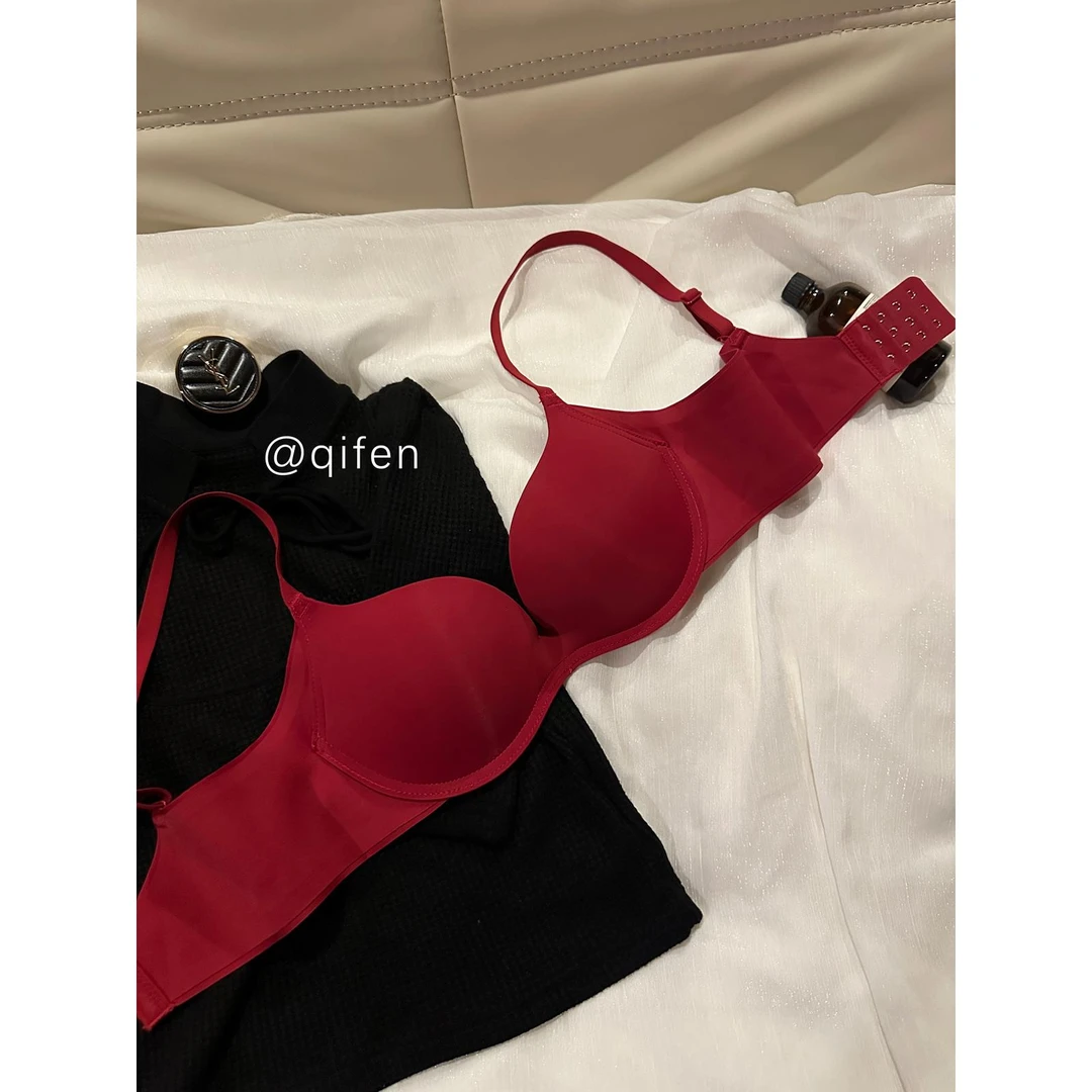 维多利亚红色本命年裸感光面无痕小胸聚拢显大收副乳内衣新娘结婚