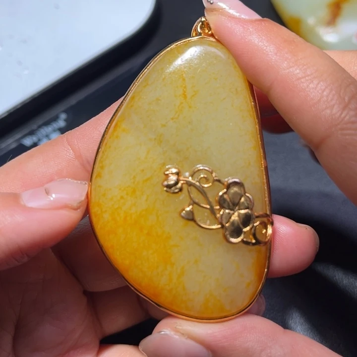 和田玉未镶嵌珠宝奇石