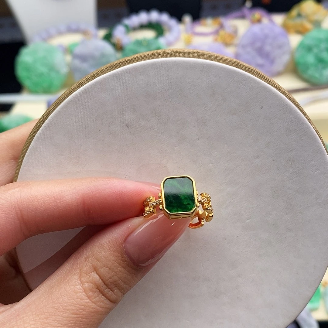 翡翠未镶嵌戒指戒指