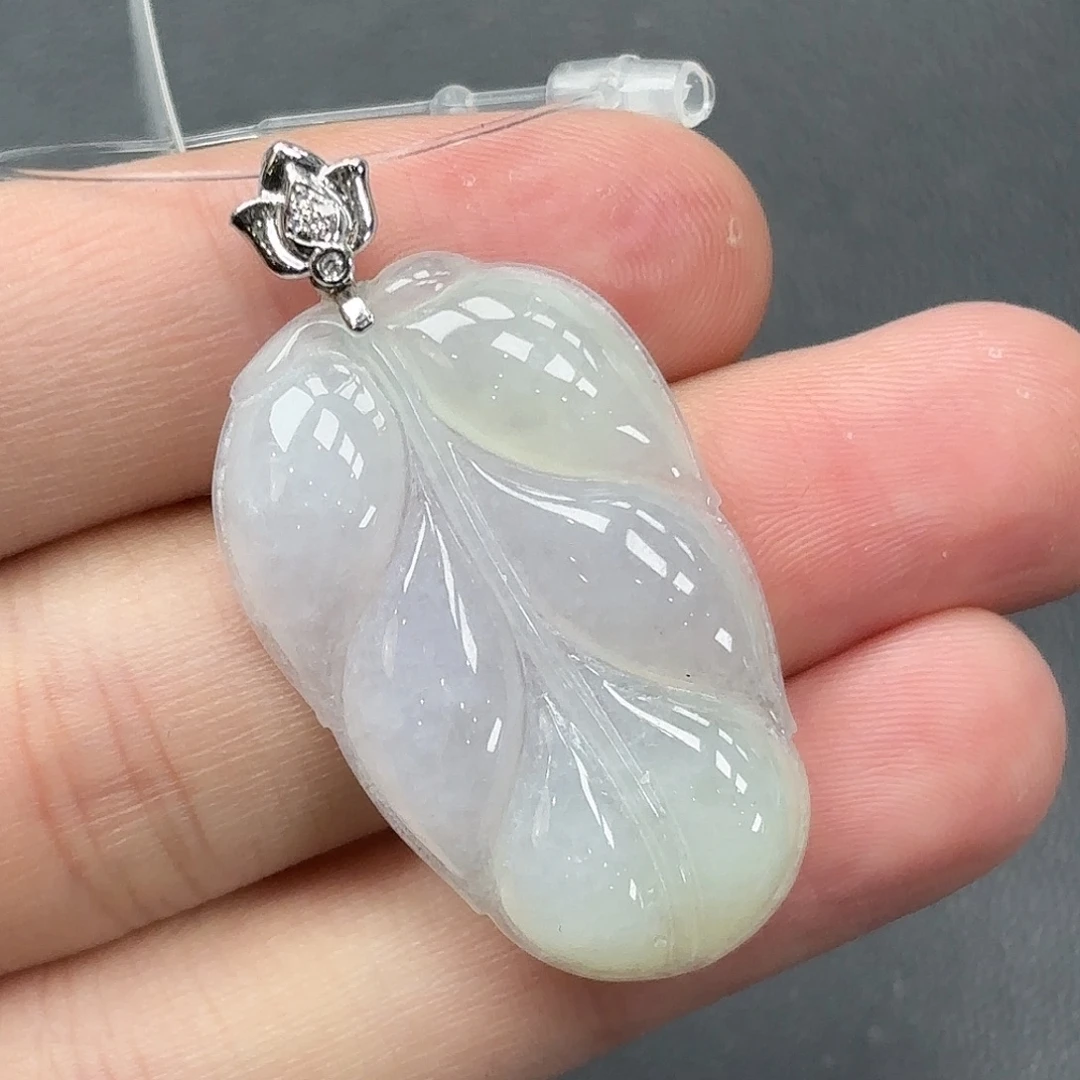 翡翠18K金镶嵌颈饰叶子