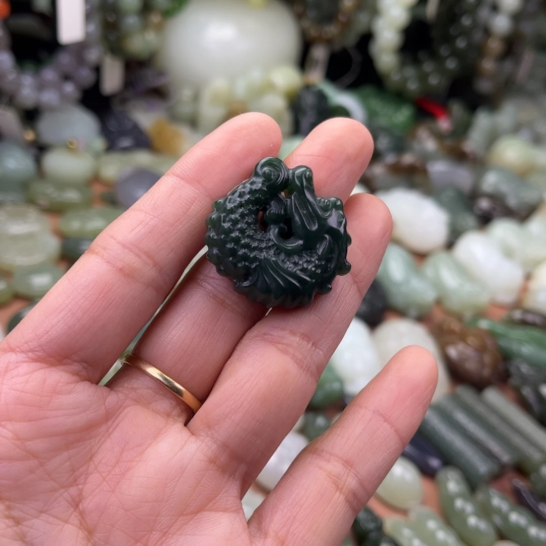 和田玉未镶嵌吊坠(不含链)