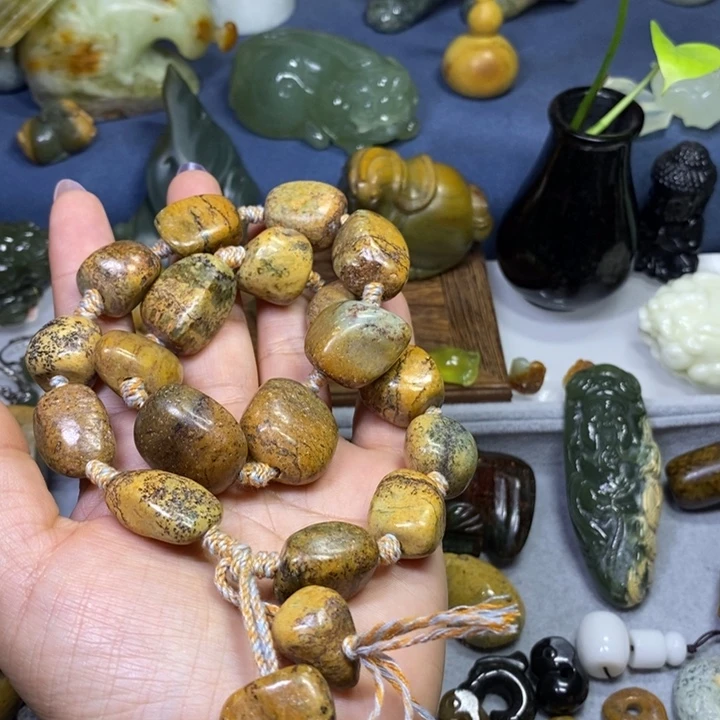 岫岩河磨玉（透闪石质玉）未镶嵌挂件手持