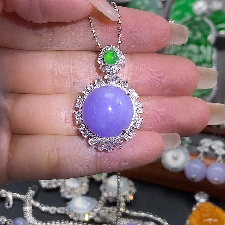 颈饰18K金镶嵌翡翠不含项链