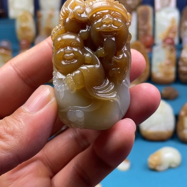 颈饰未镶嵌和田玉（糖玉）