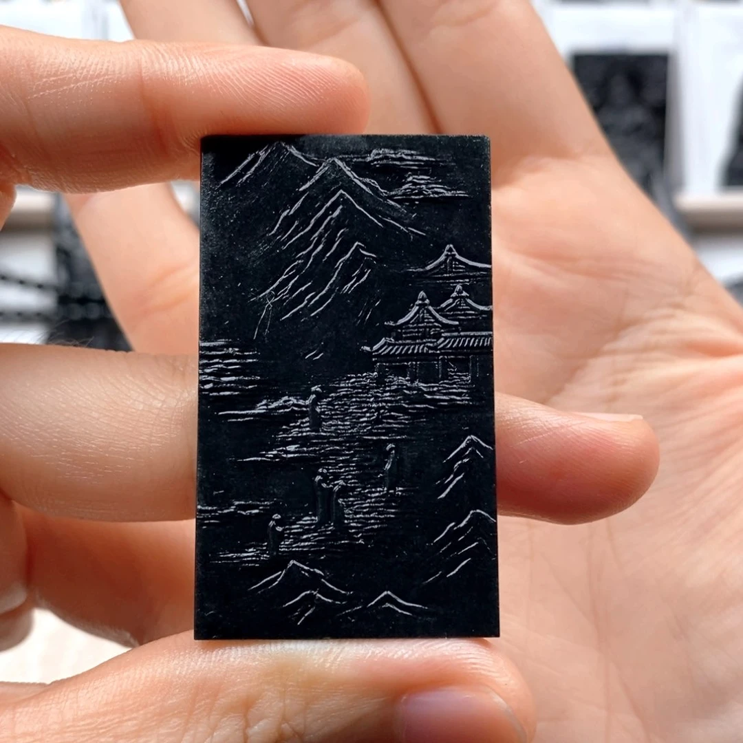 颈饰未镶嵌翡翠˙****?山水