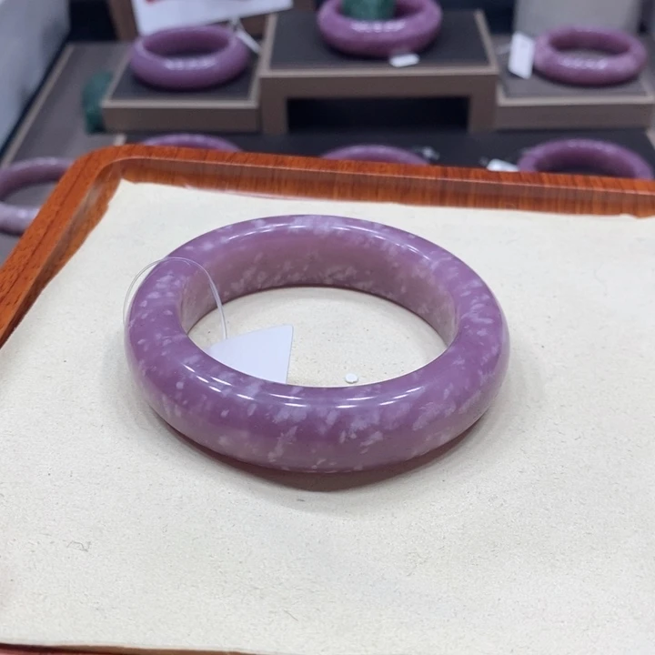 a***j石英岩玉佘太翠未镶嵌