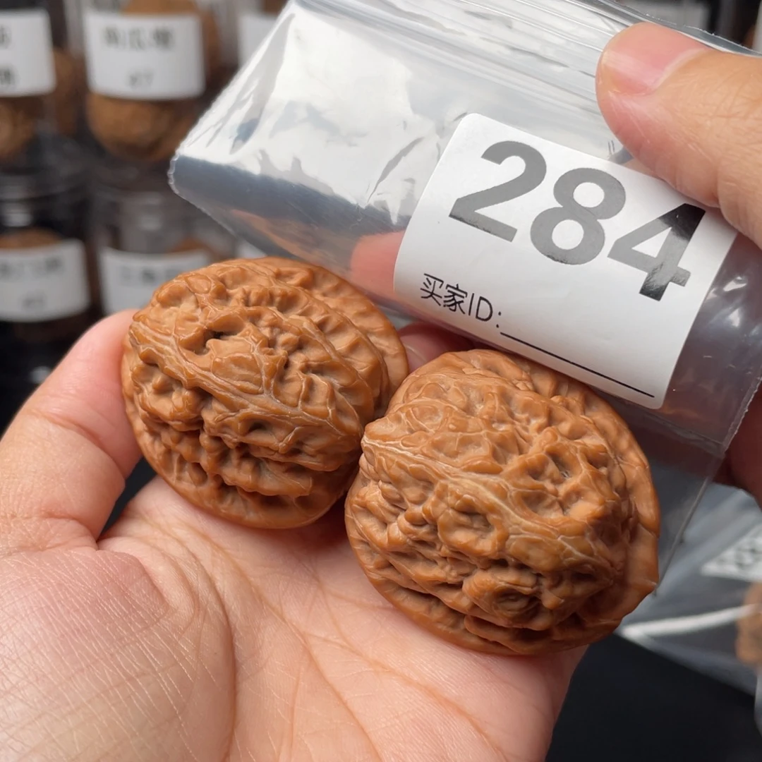 文玩核桃把件全品43红锦鲤