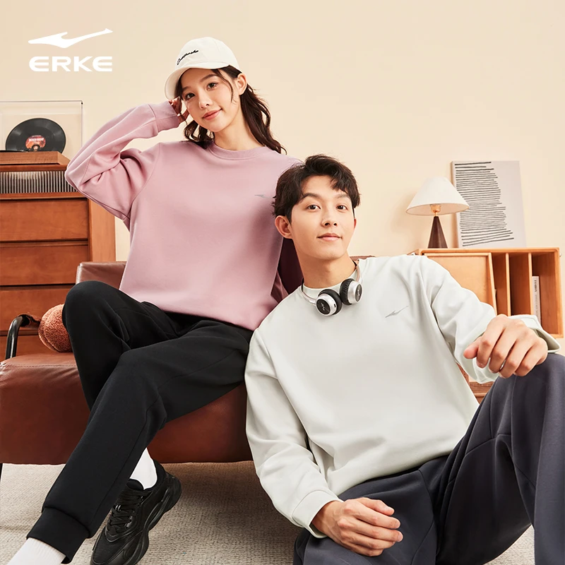 鸿星尔克情侣舒暖绒长袖套头潮流运动圆领休闲卫衣51224301068