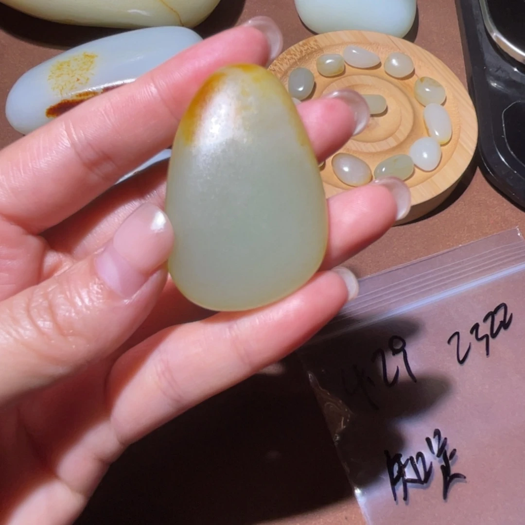 和田玉未镶嵌挂件知**乐