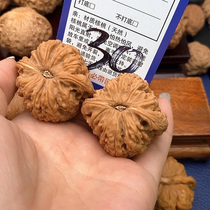 桃核吊坠南疆石狮子头41