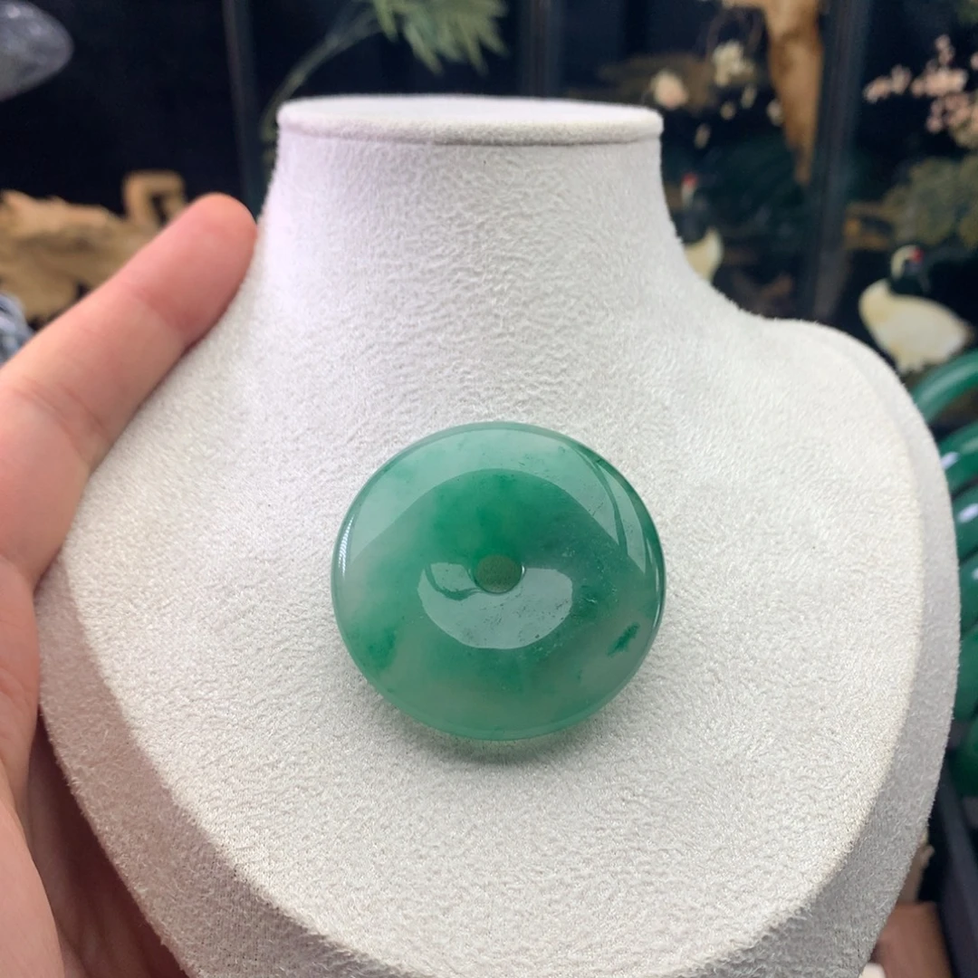 石英质玉（非洲翠）合金颈饰