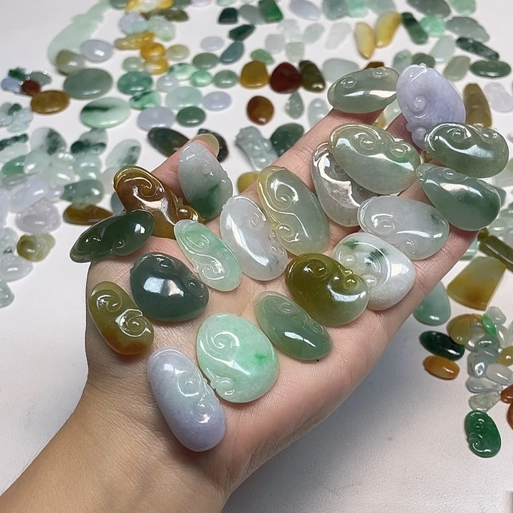 未镶嵌定制翡翠红**具翡翠