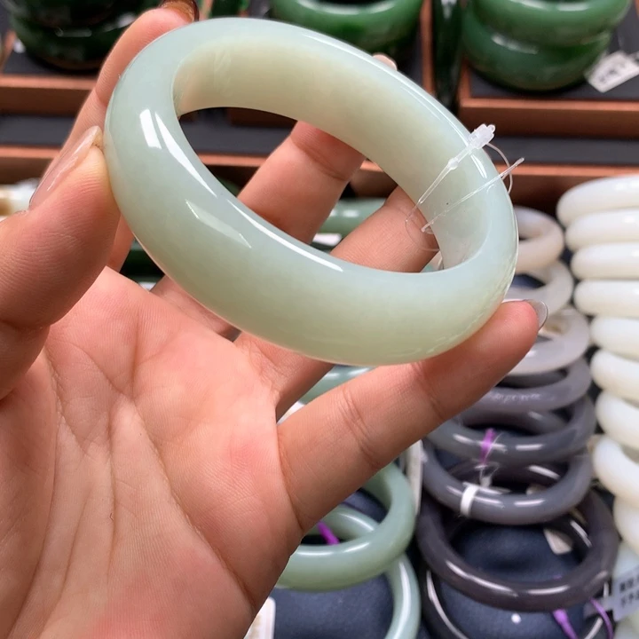 【闪购商品】未镶嵌手镯和田玉