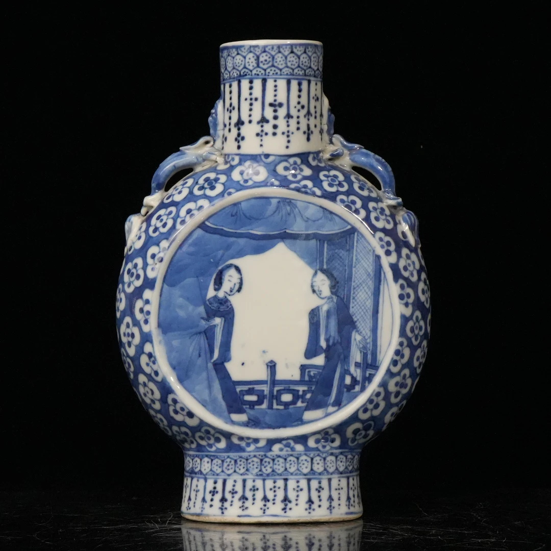 lot16607 6376 清中期 青花冰梅开窗仕女图双耳瓶 H:20