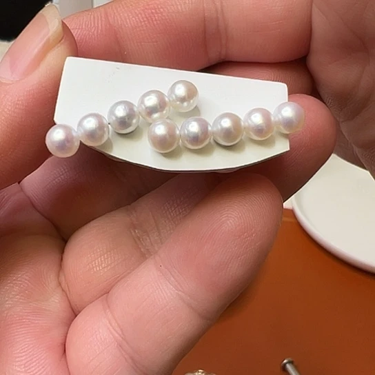 银S925镶嵌耳饰淡水珍珠笑**咪