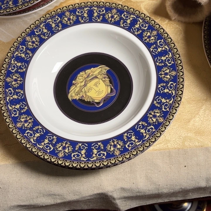 s****陶瓷草莓盘微瑕不退换