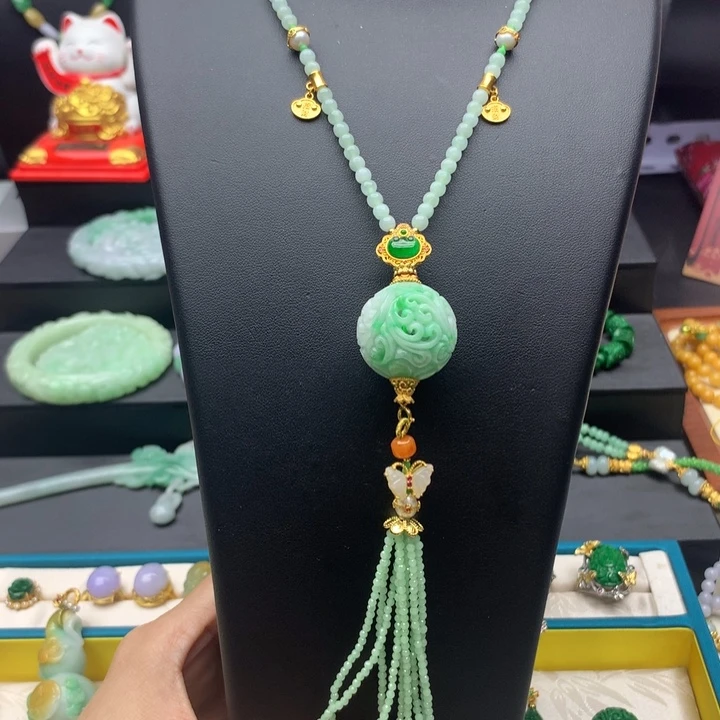 翡翠未镶嵌颈饰翡翠球