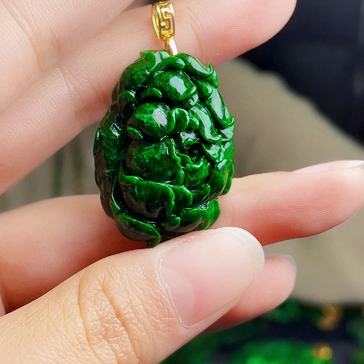 翡翠18K金镶嵌颈饰多样性