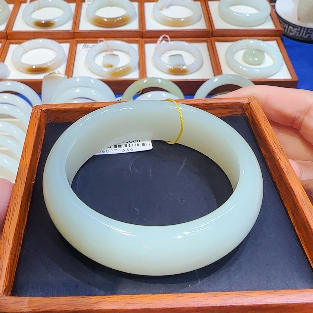 和田玉手镯未镶嵌且末老料56 57 58