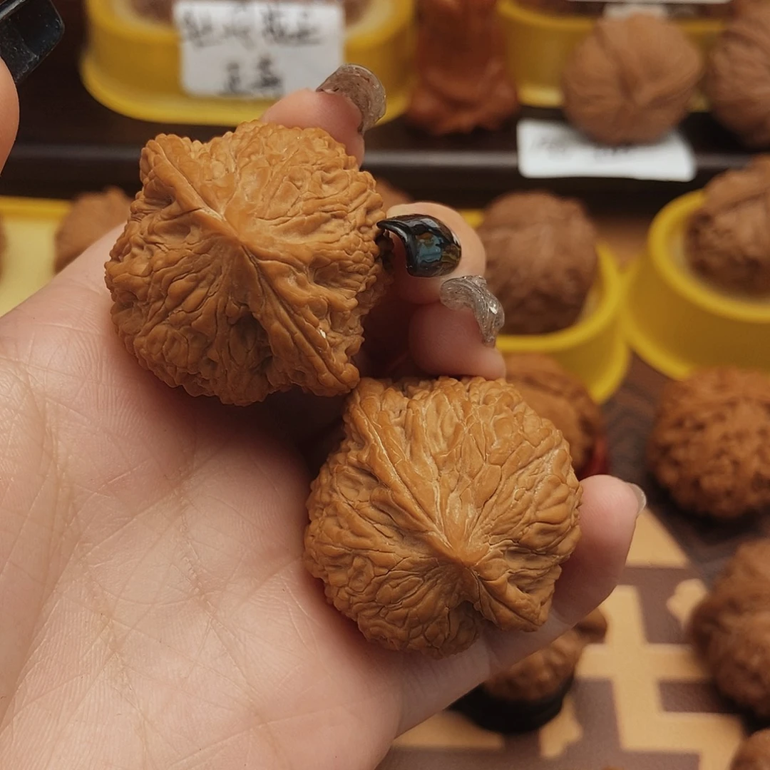 把件文玩核桃37全品绣球
