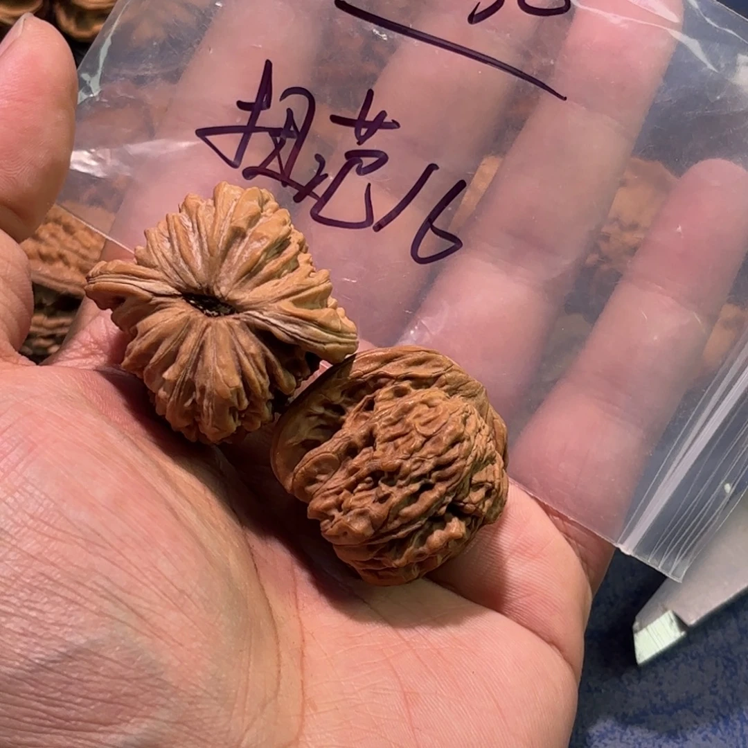 扭***儿吊坠桃核全品4座楼！