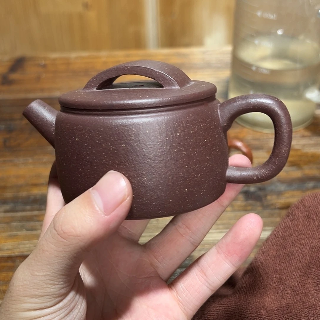 茶壶紫砂紫砂的味道很